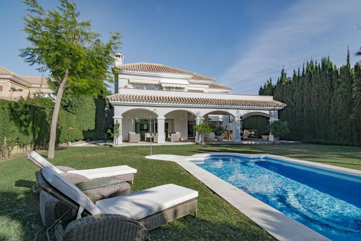 Image No.1-Villa de 4 chambres à vendre à Nueva Andalucia