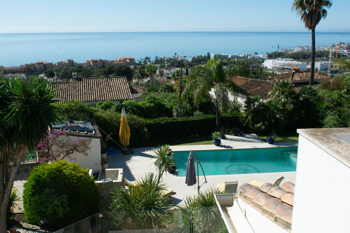 Image No.1-Villa de 6 chambres à vendre à Estepona