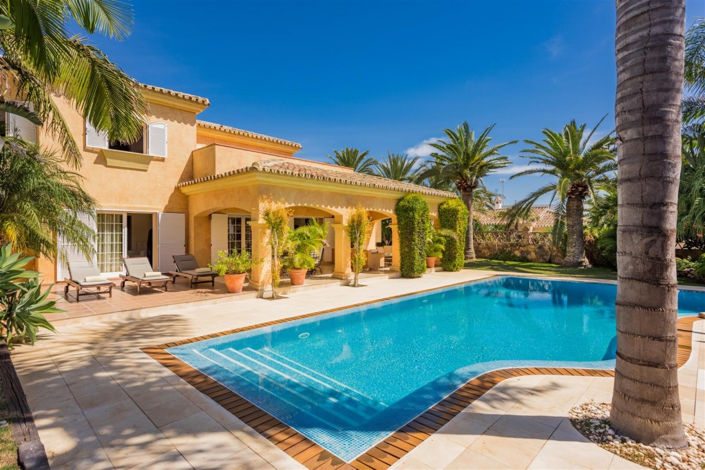 Image No.1-6 Bed Villa for sale