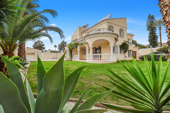 Image No.1-5 Bed Villa for sale