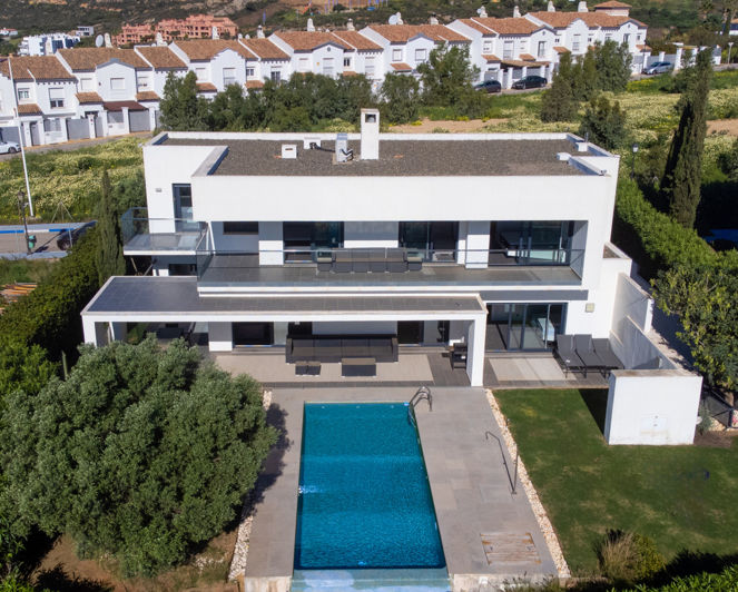 Image No.1-4 Bed Villa for sale