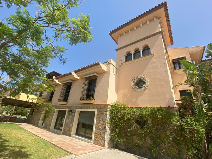 Image No.1-4 Bed Villa for sale