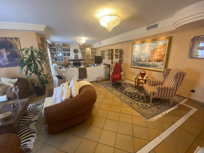 Image No.10-4 Bed Villa for sale