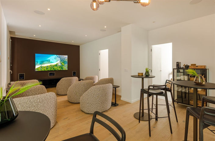 Image No.12-9 Bed Villa for sale