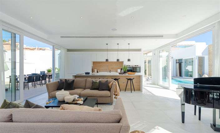 Image No.14-9 Bed Villa for sale