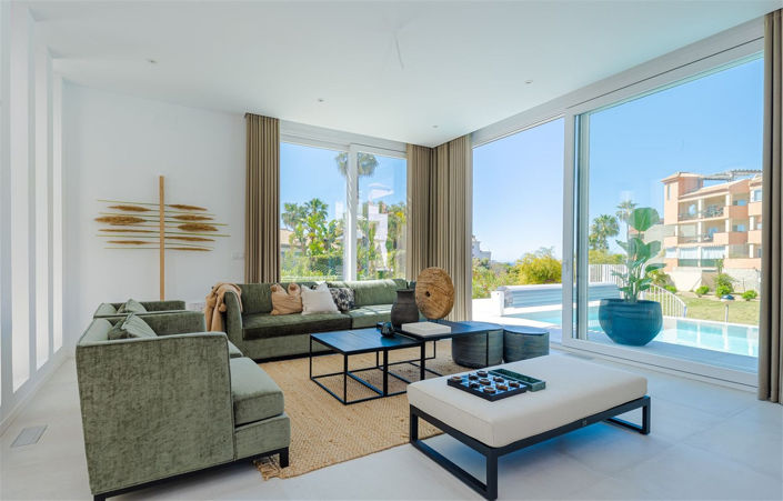 Image No.17-9 Bed Villa for sale