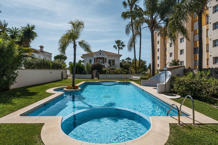 Image No.1-4 Bed Villa for sale
