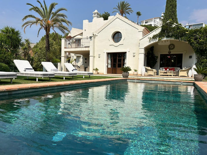 Image No.1-4 Bed Villa for sale