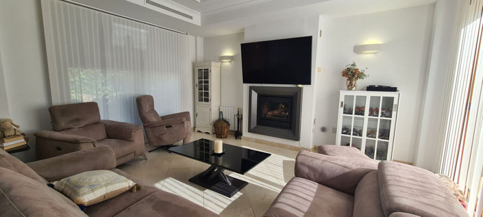 Image No.10-3 Bed Villa for sale