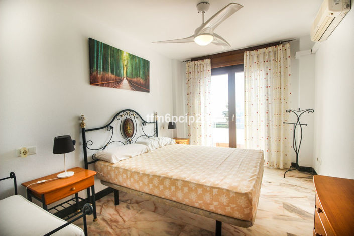 Image No.20-5 Bed Townhouse for sale