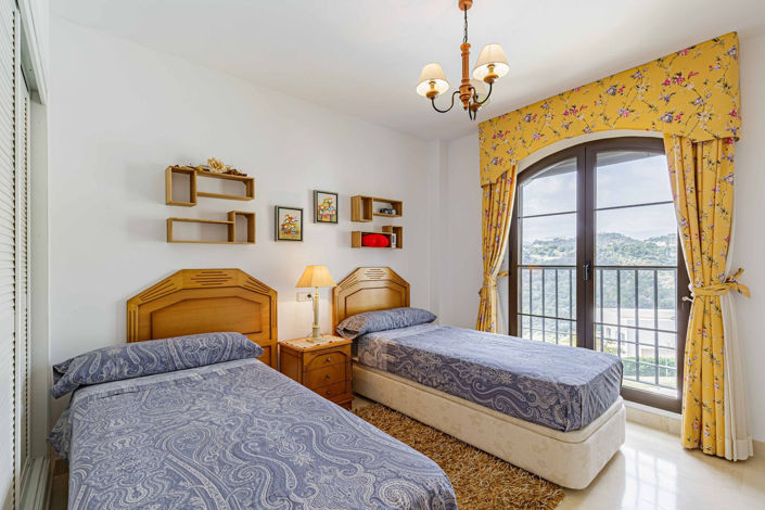 Image No.12-3 Bed Apartment for sale