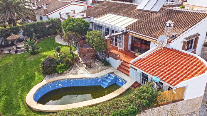 Image No.1-4 Bed Villa for sale