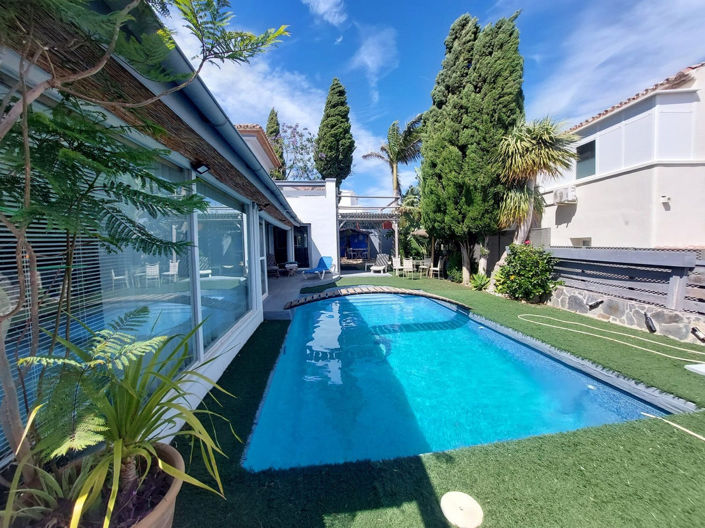 Image No.1-5 Bed Villa for sale
