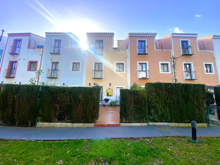 Image No.1-Maison de ville de 3 chambres à vendre à Casares