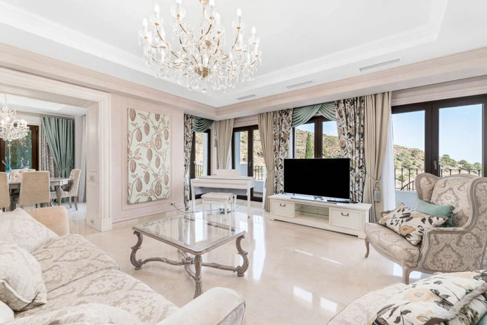 Image No.9-5 Bed Villa for sale