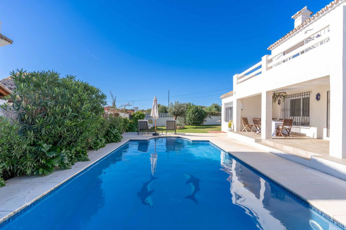 Image No.3-Villa de 4 chambres à vendre à San Pedro de Alcantara