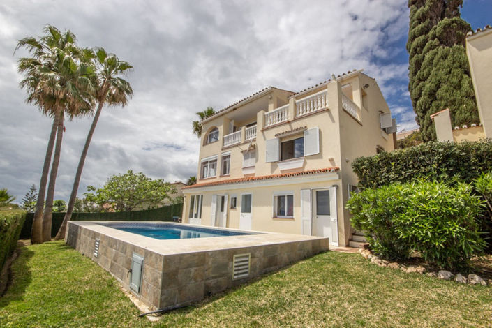 Image No.1-4 Bed Villa for sale