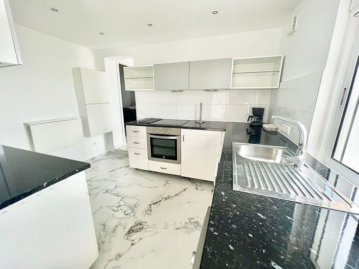 Image No.28-5 Bed Villa for sale