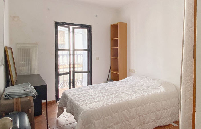 Image No.17-7 Bed Townhouse for sale