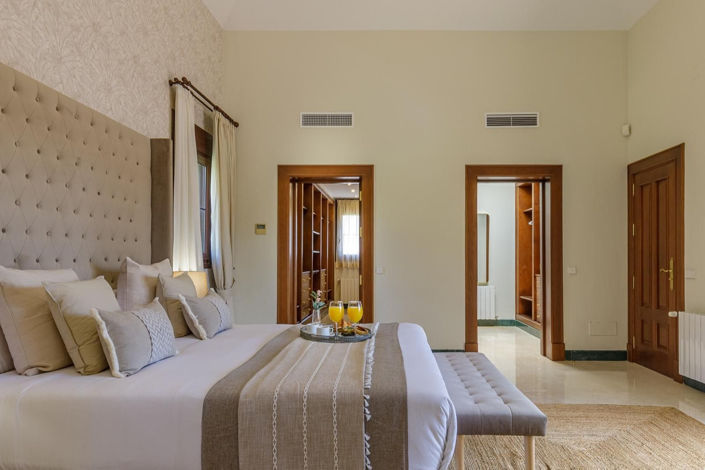 Image No.9-5 Bed Villa for sale