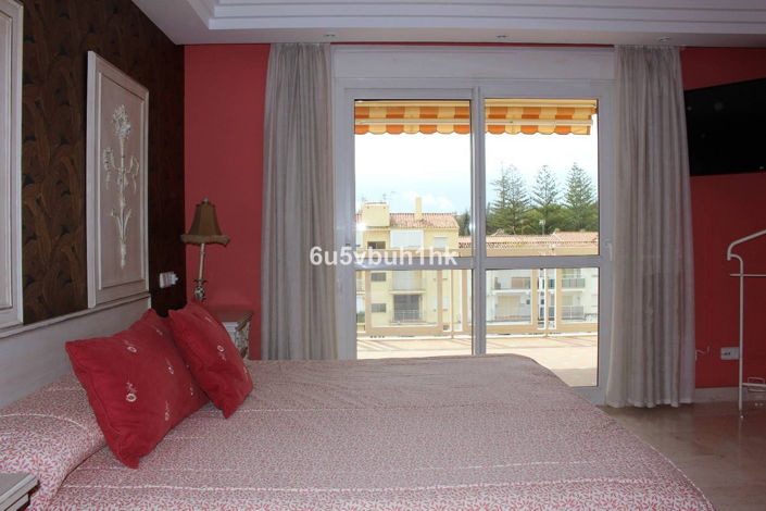 Image No.30-3 Bed Apartment for sale