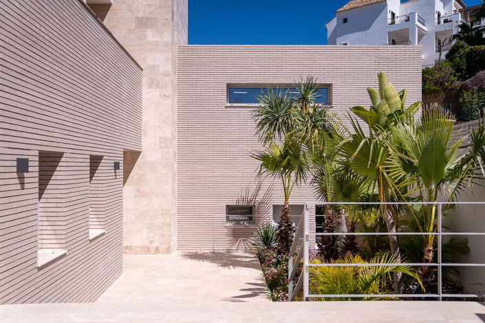 Image No.12-6 Bed Villa for sale