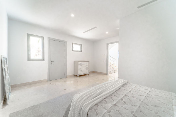 Image No.31-6 Bed Villa for sale