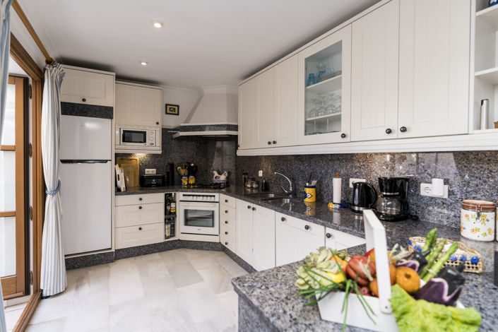 Image No.24-3 Bed Apartment for sale