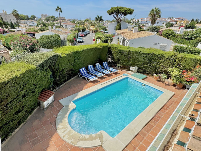 Image No.1-4 Bed Villa for sale