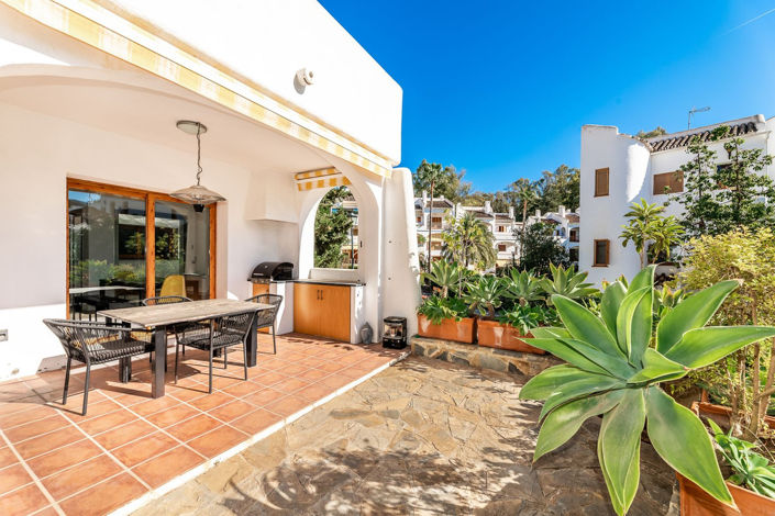Image No.1-3 Bed Villa for sale