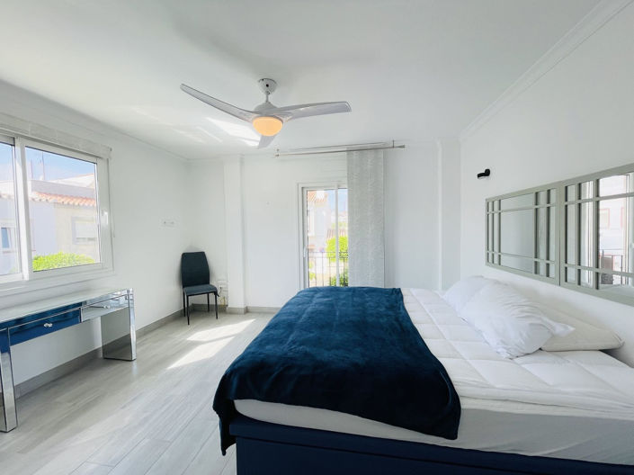 Image No.24-3 Bed Townhouse for sale