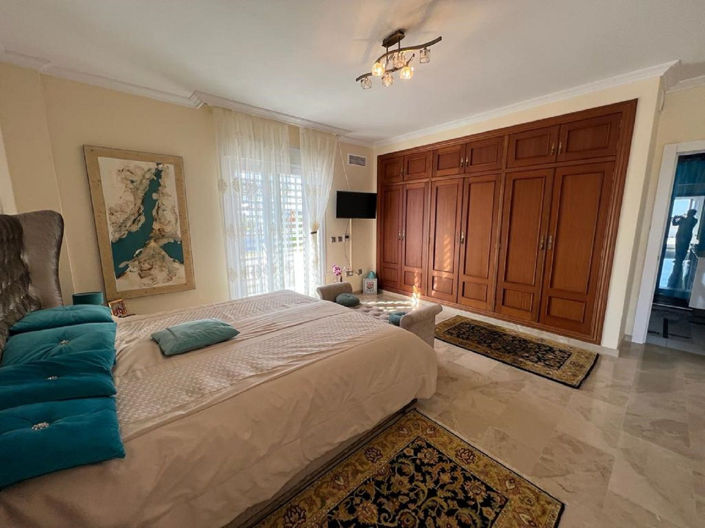 Image No.29-10 Bed Villa for sale