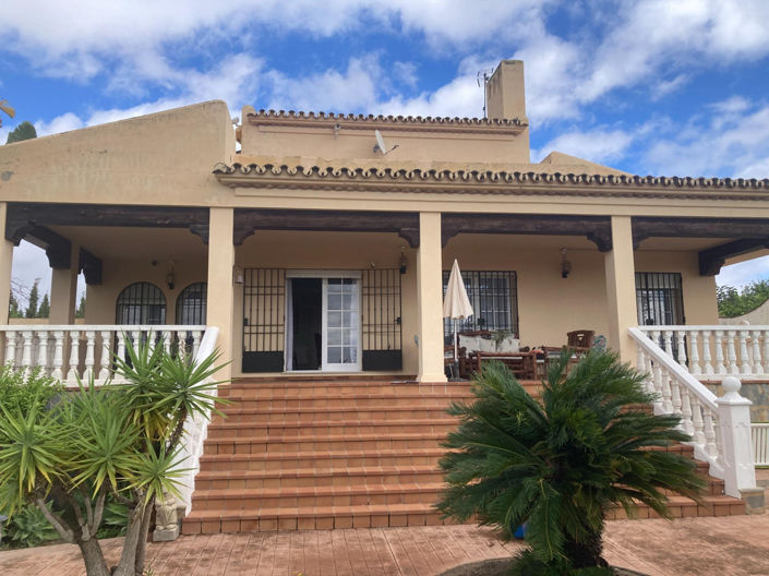 Image No.3-4 Bed Villa for sale