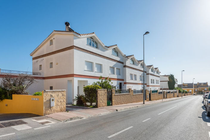Image No.1-4 Bed Townhouse for sale