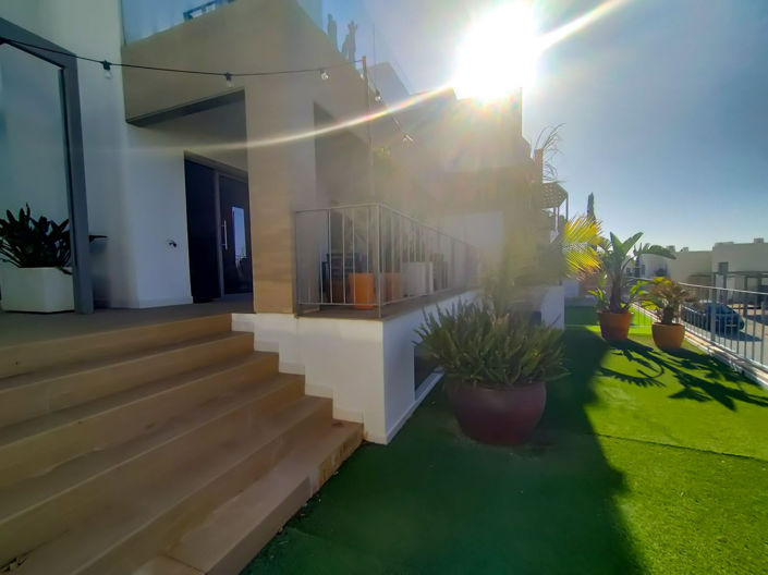 Image No.3-4 Bed Townhouse for sale