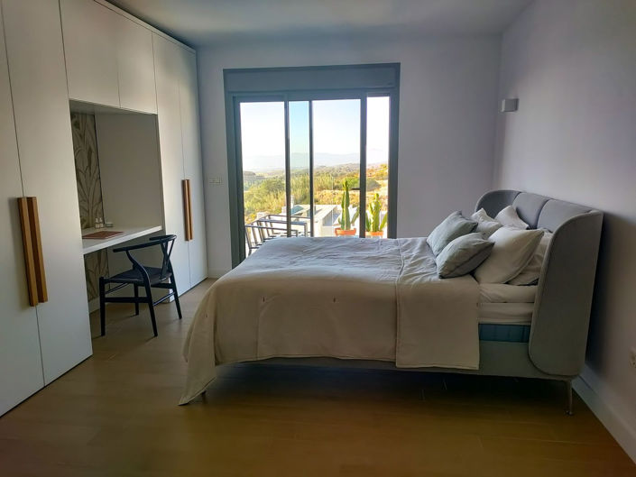 Image No.32-4 Bed Townhouse for sale