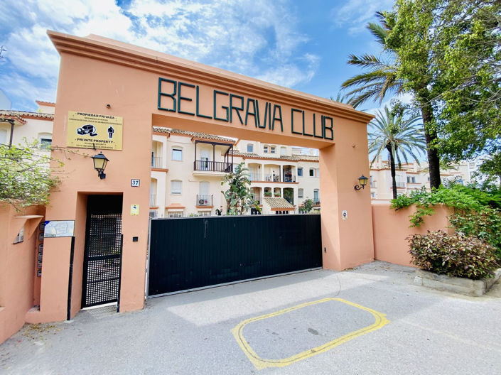 Image No.1-5 Bed Townhouse for sale