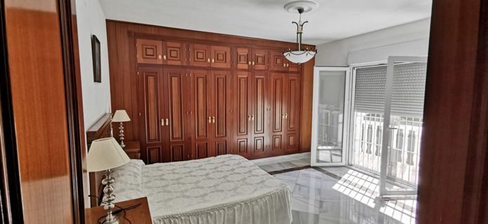 Image No.28-5 Bed Villa for sale