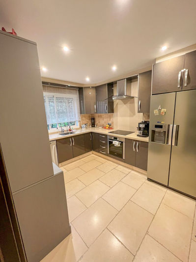 Image No.22-4 Bed Townhouse for sale