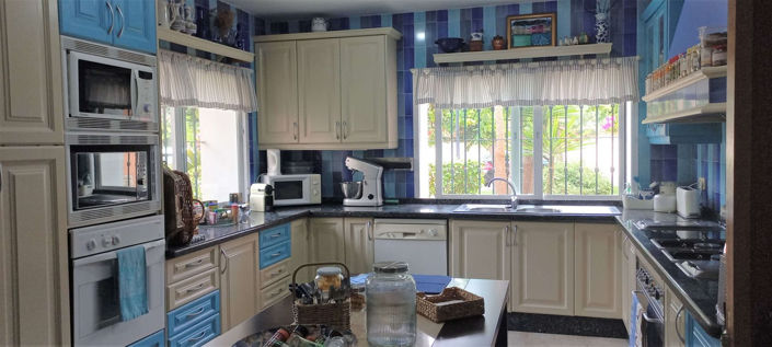 Image No.10-5 Bed Apartment for sale