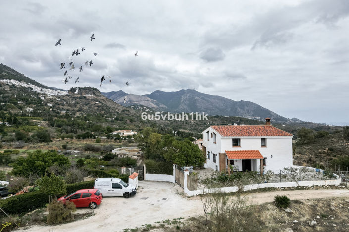 Image No.1-4 Bed Villa for sale