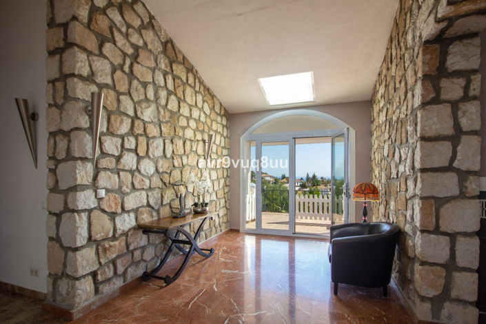 Image No.15-7 Bed Villa for sale