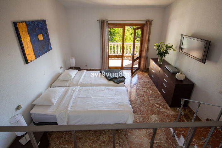 Image No.25-7 Bed Villa for sale