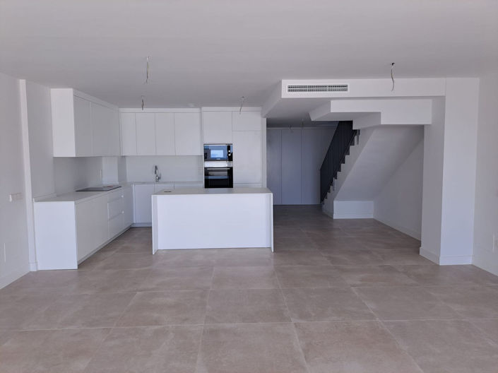 Image No.14-3 Bed Townhouse for sale