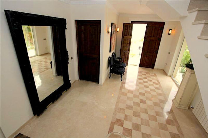 Image No.12-5 Bed Villa for sale