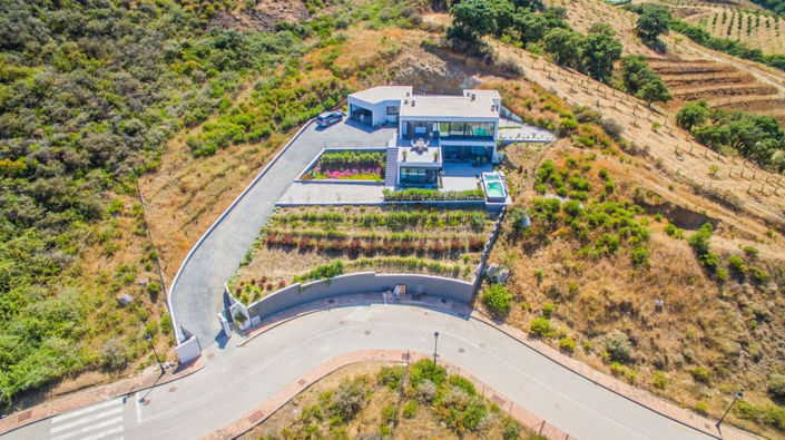 Image No.1-4 Bed Villa for sale