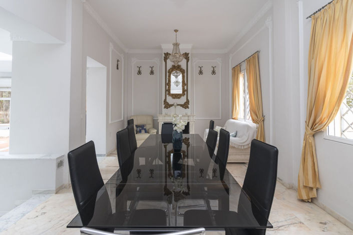 Image No.10-10 Bed Villa for sale