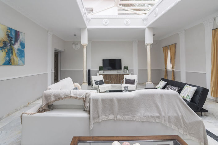 Image No.11-10 Bed Villa for sale