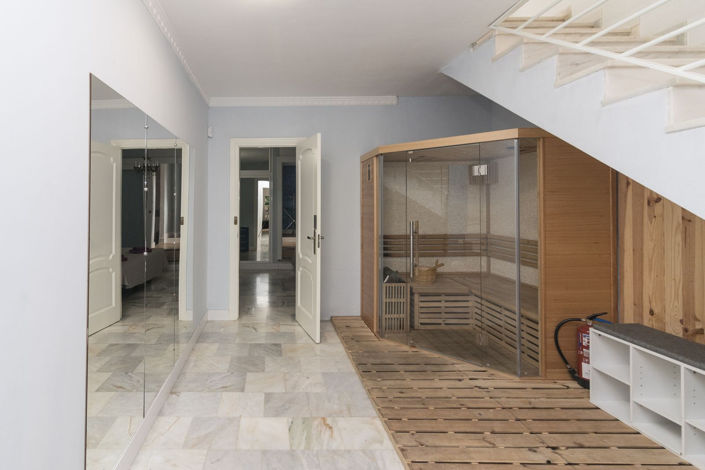 Image No.13-10 Bed Villa for sale