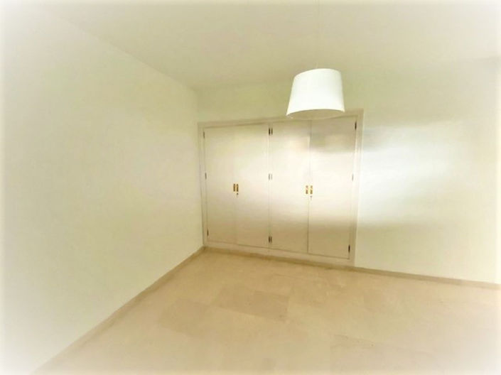 Image No.17-3 Bed Apartment for sale